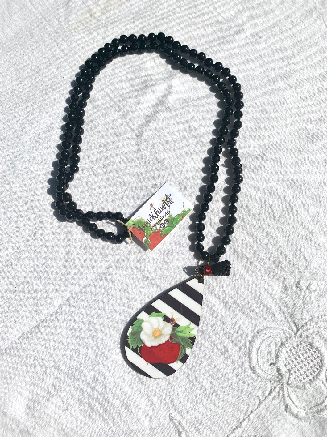 Black Bead Berry Blossom Necklace